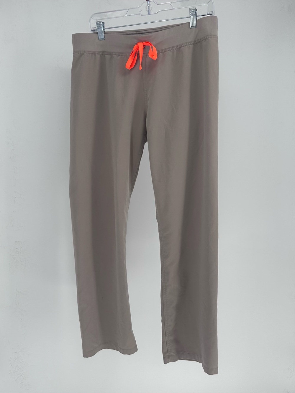 FIGS  Technical Collection  Livingston Scrub Pants in bolder size Medium Petite